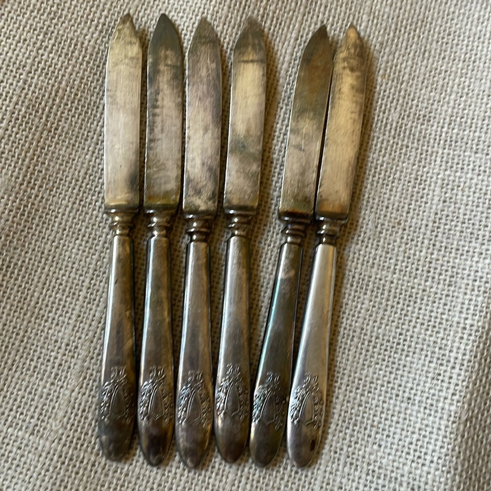 Set of 6 antique silver plate fruit or butter knives